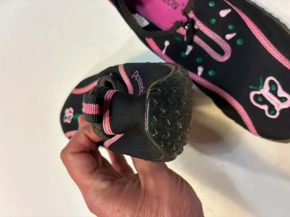 Speedo Girls Zipwalker Water Shoes Black Pink Size M Swim Shoes